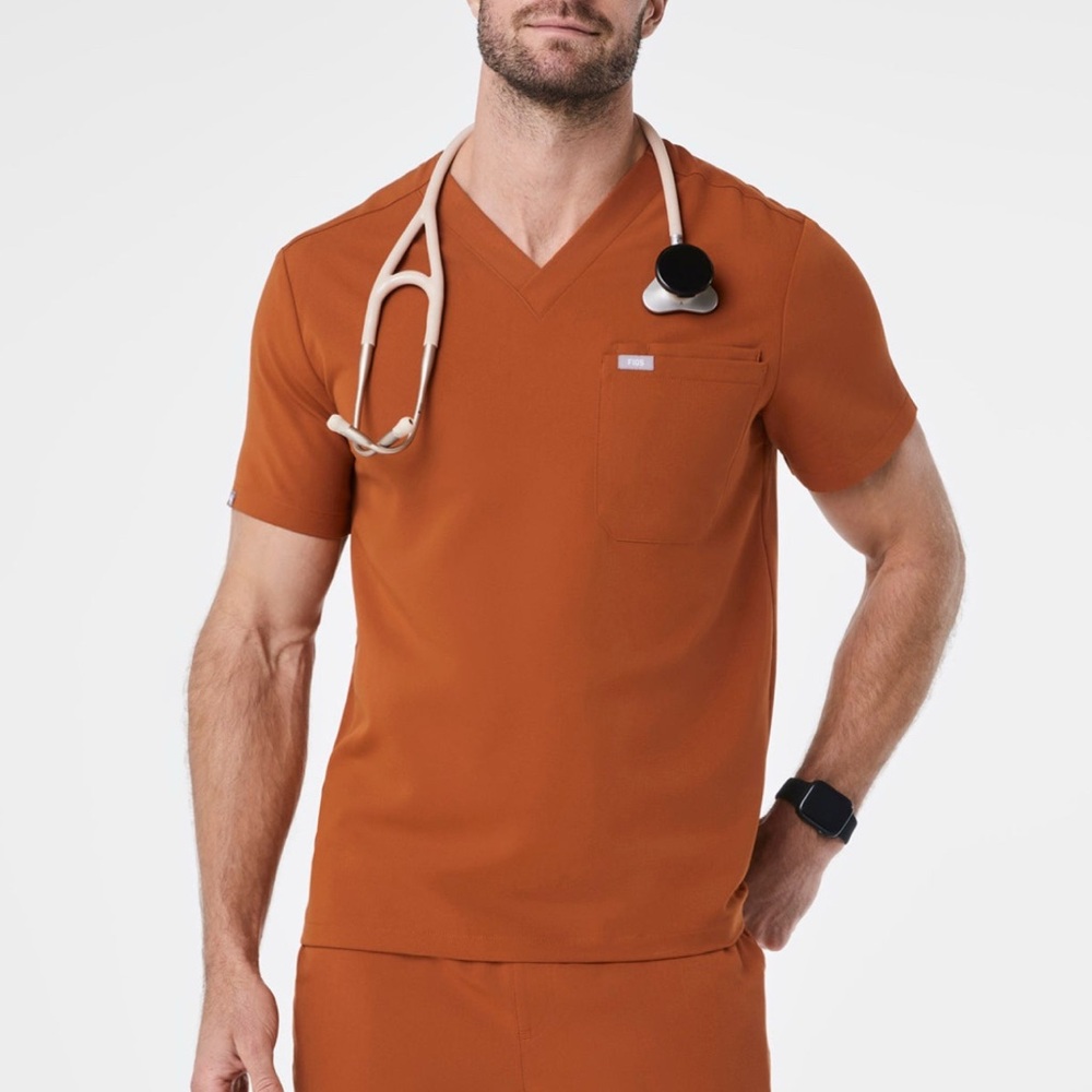 Men’s Figs Three-pocket scrub top